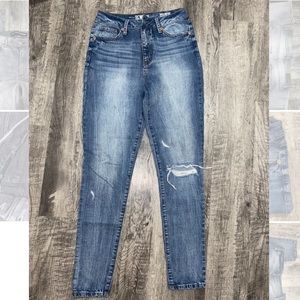 New York rewash, size 5 skinny jeans.